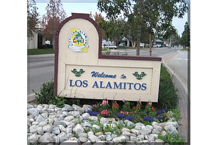 los alamitos sign