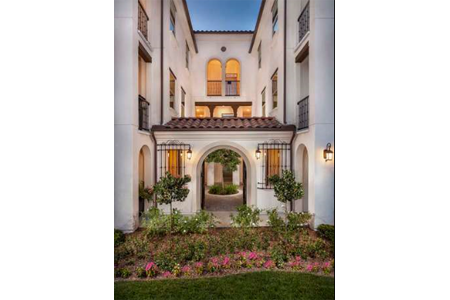 La Floresta Alterra Courtyard